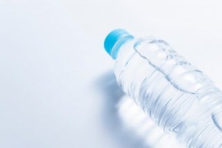 飲料水を無償提供 飲料水を無償提供